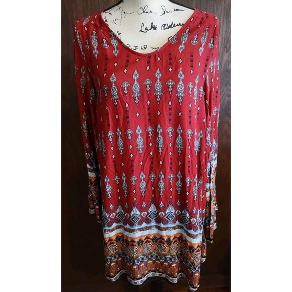 Loveriche Shift Dress Small Maroon Open back flowy Bell Sleeve Lined Lightweight - Picture 1 of 7